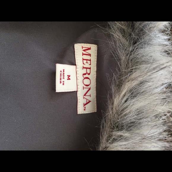 NWOT Fur Vest - Picture 5 of 7
